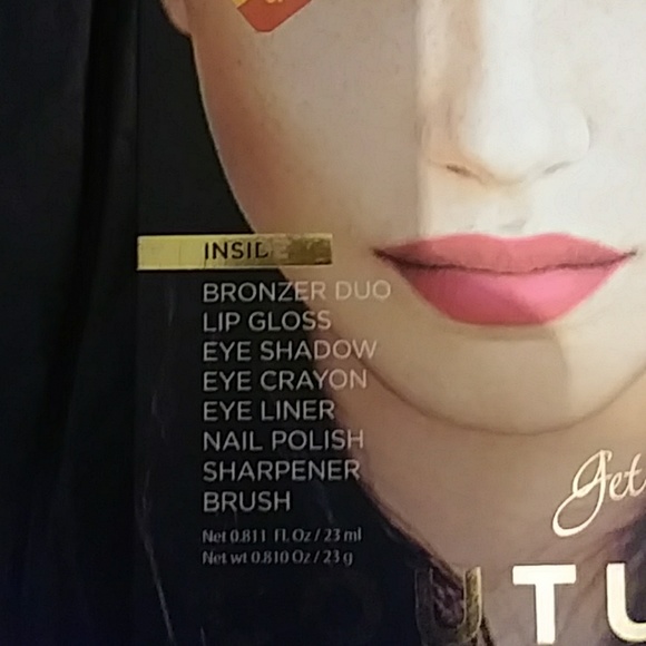 Amelia Knight Colour Kit - Picture 6 of 7